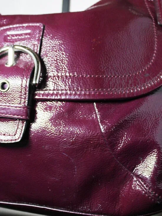 Authentic COACH Soho Plum Patent Leather Crossbody Shoulder Bag - Picture 4 of 16